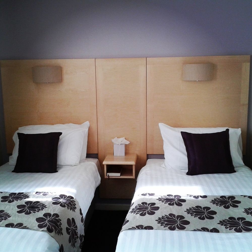 Waterfront Hotel Brighouse Eksteriør bilde